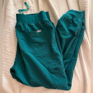 Figs Hunter Green Women’s scrub pants